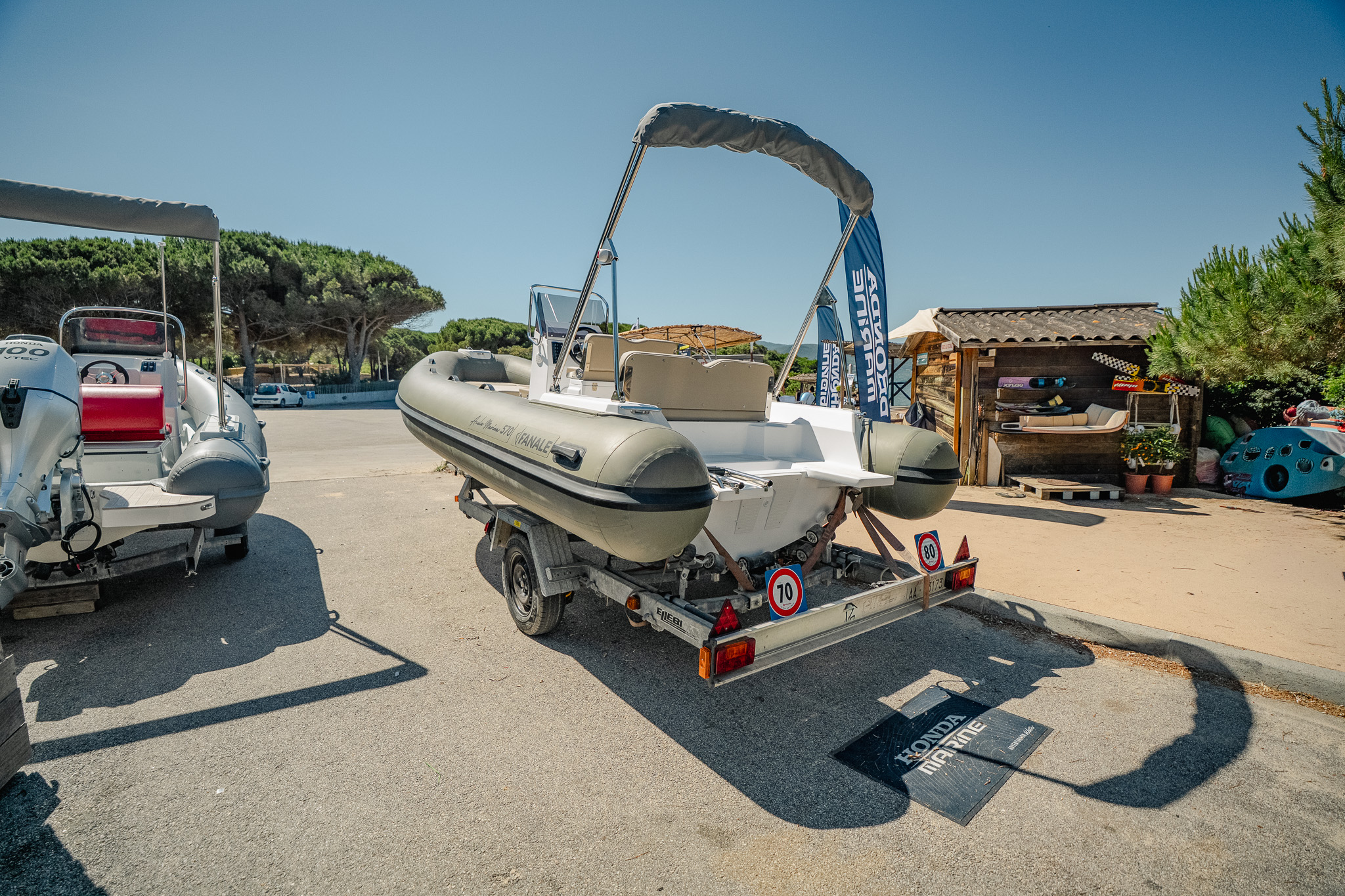 ACULA MARINA 570 - trois quarts arrière