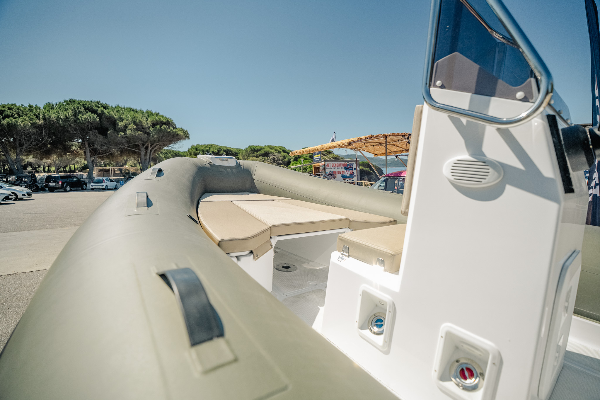 ACULA MARINA 570 - pont avant